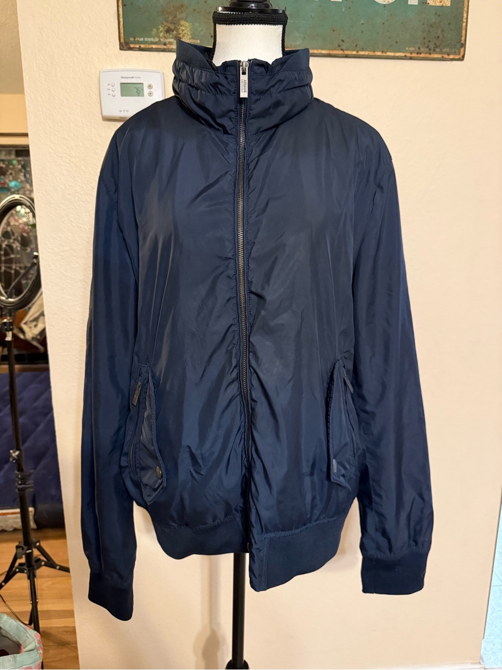 Armani Collezioni Mens Navy Blue Water Repellent Zip Jacket size 42 Large Hooded